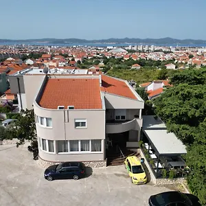 bellevue-hill-apartment.hotelinzadar.com/